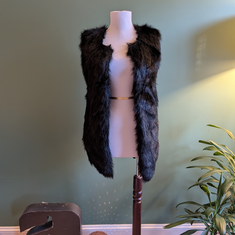 Elegant Black Faux Fur Vest